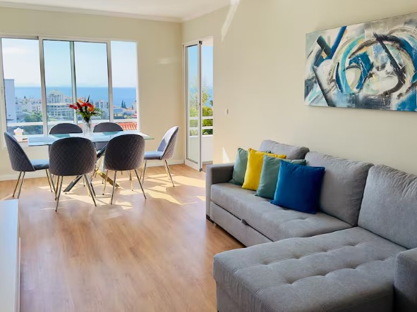 Capital Sea View Apartment