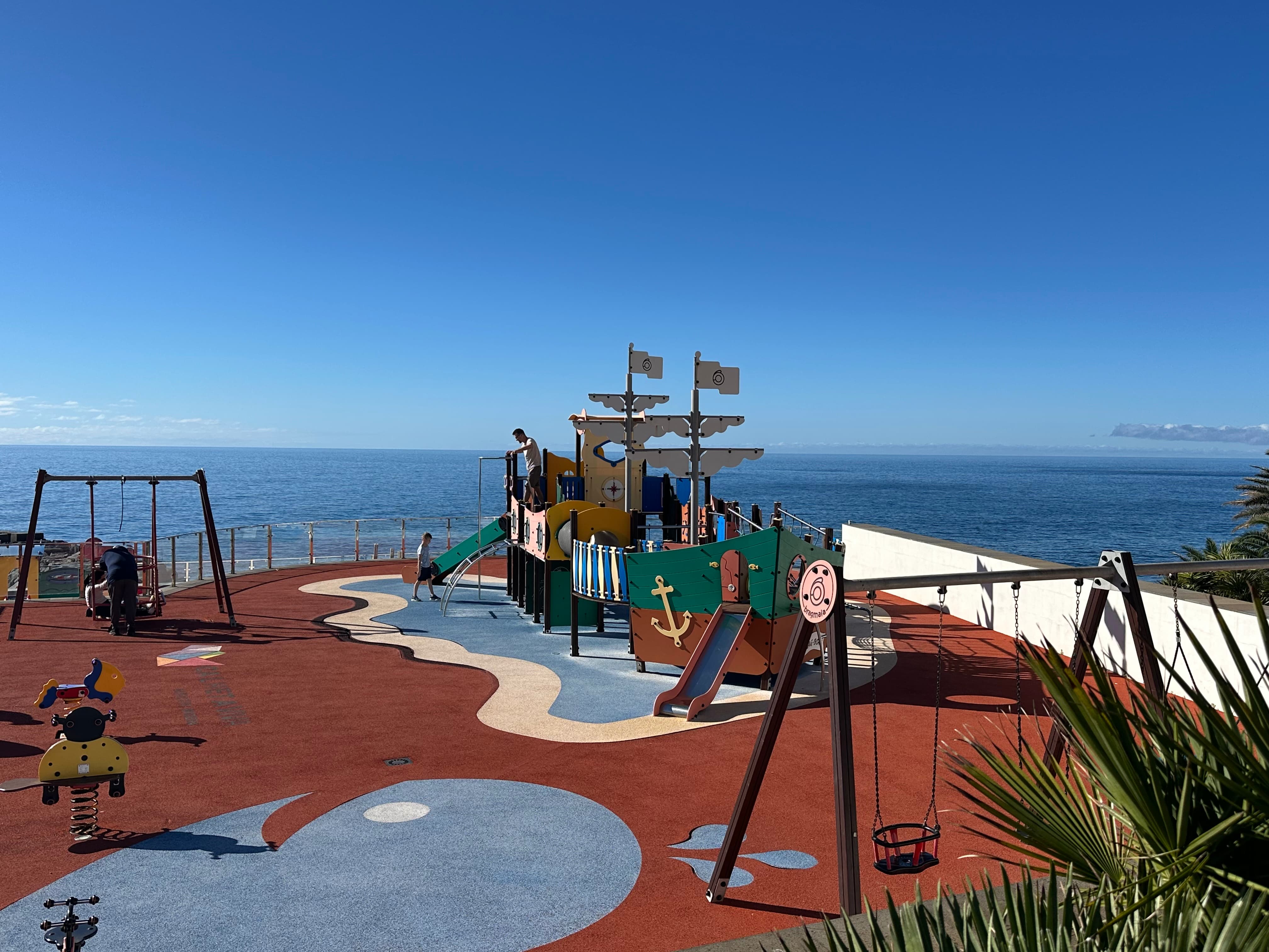 Parque Infantil Da Calheta